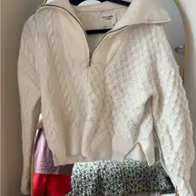 Abercrombie & Fitch Women's Off-White Cable Knit Turtleneck Sweater