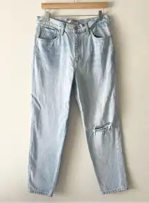 Levi's Sz 30 Womens Mom Jeans Light Wash Distressed 100% Cotton