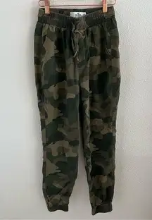 Hollister  Camo Jogger Elastic Waist XS