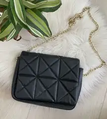 ZARA trafaluc cross body gold chain quilted purse