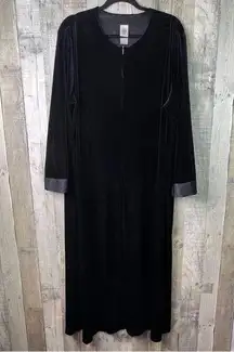 Vintage In Bloom by Jonquil 1/2 Zip Front Black Robe No Size Tag