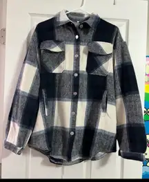Women’s Blue/White Plaid Shacket