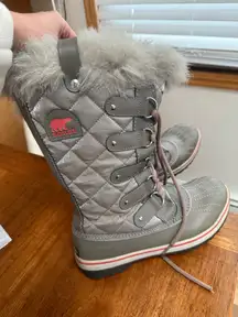 Sorel Waterproof Women’s Boots With Fur