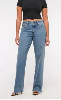 Abercrombie Baggy Low-Rise Jeans SHORT