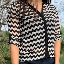 zigzag striped top
