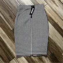 Guess black and white pencil skirt nwt