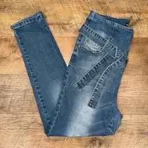 Boohoo Blu High-Waist Belted Skinny Jeans