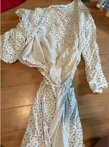 Motherhood Maternity floral robe 