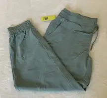 All in Motion Green Cargo Mid-rise Jogger NWT