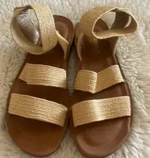 Cushionare • CUSHIONAIRE • memory foam straw sandals