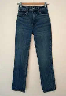 Abercrombie & Fitch  Curve Love The ‘90s Straight Ultra High Rise jeans 00/24s