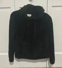 Universal Thread Fuzzy Black Sweatshirt