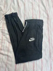 Nike Joggers Women’s