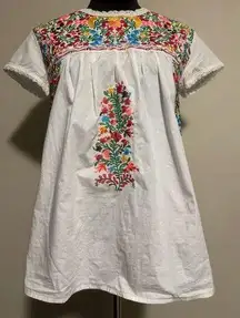 EUC 1980’s vintage white Embroidered Hippie Boho Shirt size small