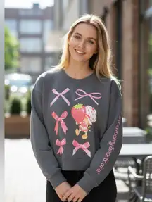 Strawberry Shortcake Sweatshirt with Bows – Retro Graphic Pullover – Size XS