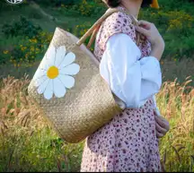 Daisy Straw Beach Tote