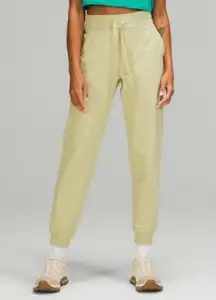 Lululemon Keep Moving Jogger Finch Yellow Womens Size 6