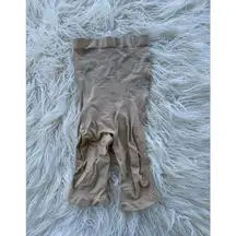 Skims Seamless Sculpt High Waisted Mid Thigh Short
Clay Size Small