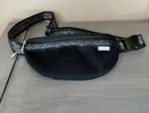 Chaco Black Fanny Pack‎ Hip Bag Zipper Pulls Unisex