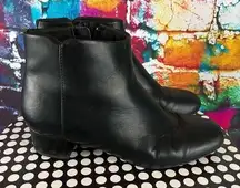 Clarks Black Leather Ankle Boots Booties Side Zip Round Toe Low Heel Size 7.5 Me