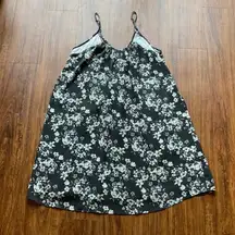 Skies are blue black and white floral slip dress‎ S