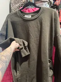 Zenana Sweatshirt With Pockets 