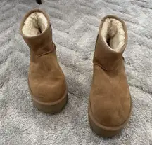 Ugg Classic Platform Mini Booties in Cognac Chestnut Sz 10 USED