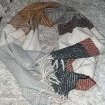 NWOT neutral color scarf