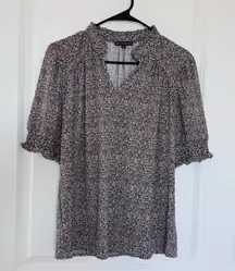 Adrianna Papell short-sleeve ruffle blouse black and beige/brown print size L