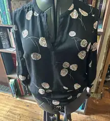 Daniel Rainn S split neck black hydrangea boho blouse