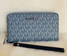 Michael Kors Jet Set Travel LG Flat Wristlet
