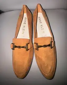 NWOB tan Anne Klein loafer slip on US Women’s 8.5