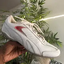 Now White red lace up low top streetwear trainers sneakers retro 2000s Y2K Women’s size 10 Preloved condition with signs of wear