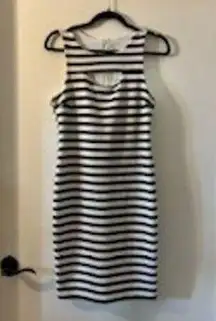 Freeway Apparel Black & White Sleeve Dress Size Medium