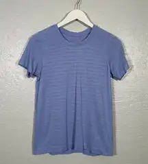 Lululemon Women 6 Hydrangea Blue Breeze By Short Sleeve Shirt Perforated Running
