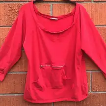 💜CLEARANCE💜Red front zip top. Tiny hole 4th pic