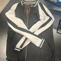 Rue21 XL Womens Black and White Striped Bomber Windbreaker Lightweight Jacket