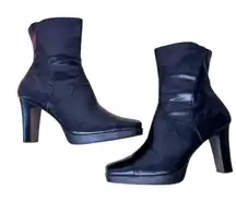 Skechers Black Faux Leather Square Toe Heeled Booties Y2K Retro Women’s Size 10