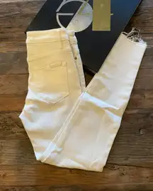 “Robbie” Skinny Jeans