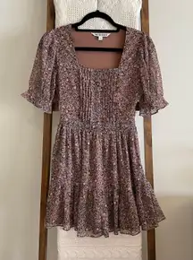 NWOT  neutral mauve patterned cap sleeve dress