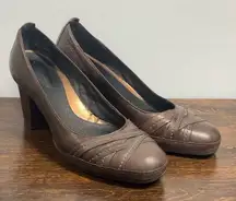 Clark's Artisan Women's Leather Upper Slip On Block Heel Pump Brown Size 9