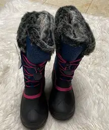 New kamik boots Size 5