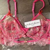 NWT For Love & Lemons Pink Hibiscus Embroidered Underwire Bra – Size 38C