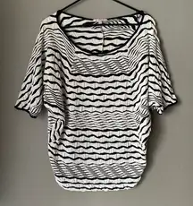 Romeo + Juliet sz S‎ geo black white oversized tunic top
