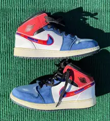 Air Jordan 1 MID SE GS 'Multicolored Swoosh' Size 7y Women’s Size 8.5