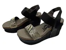 OTBT Sandals Women 7.5 M Black Snakeskin Print Platform Bushnell‎ Wedge Shoes