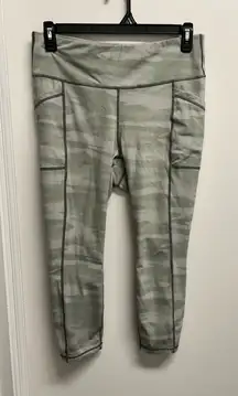 Jockey Muted Greens Camouflage Capri Leggings