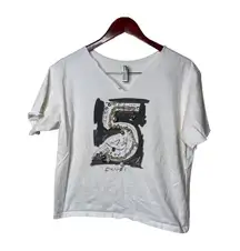 OLENE Chanel 5 heeled and chained cut out V neck short sleeve tee