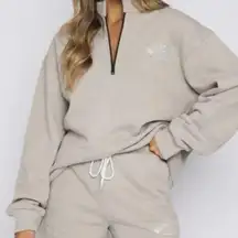 White Fox Set - Sweatshirt Size S/M and Sweatpants Size Small