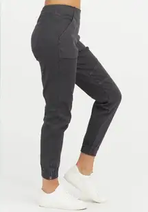 Spanx Stretch Twill Cargo jogger in gray ankle zipper size medium